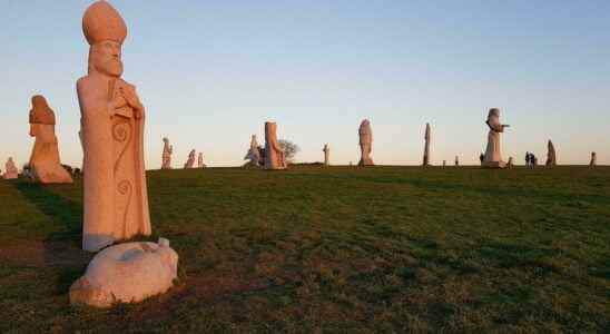 The granite giants of the Vallee des Saints a site