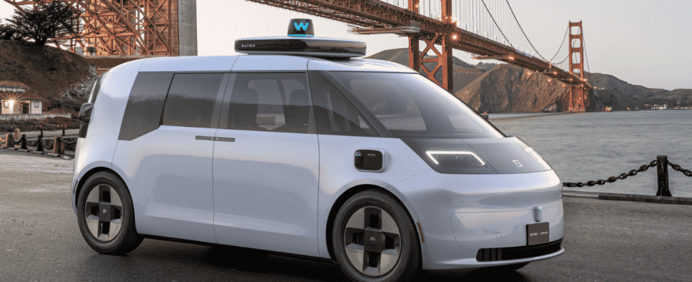 Waymo found his partner to create the self driving steering wheelless