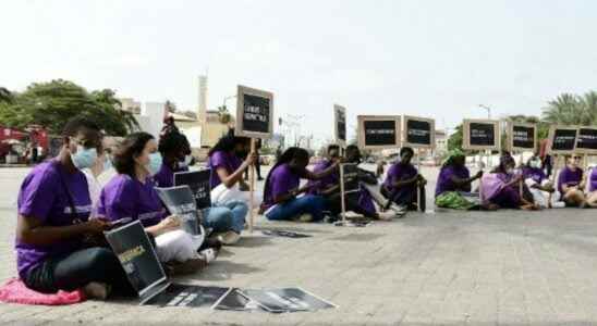 march in Dakar against violence against women and children