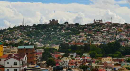 the cable car a wart for the sacred hill deplore