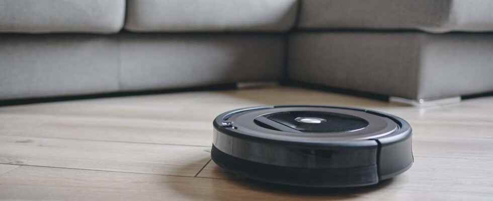 A robot vacuum has fled into a hotel