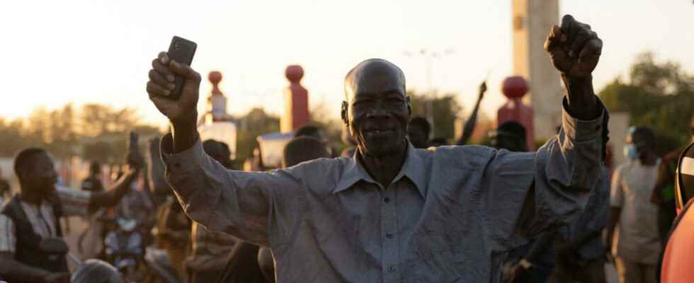 Burkinabe celebrate the takeover by the military