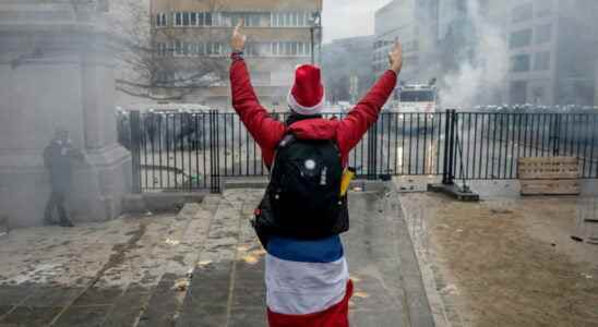 Clashes in Brussels between the police and demonstrators opposed to