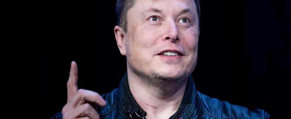 Elon Musk offers 5000 to the Internet user who