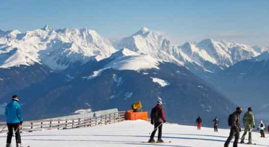 February 2022 holidays dates destinations ski resorts info for this