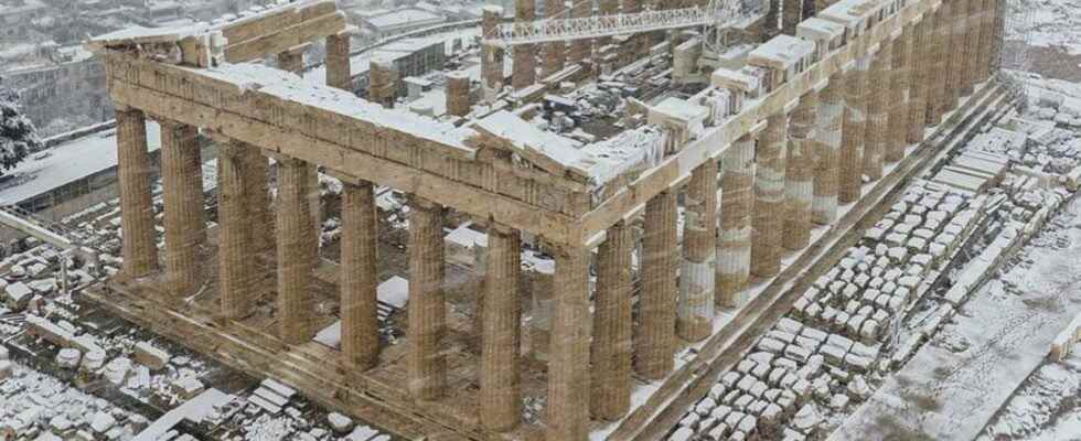 In pictures Greece under a deluge of snow