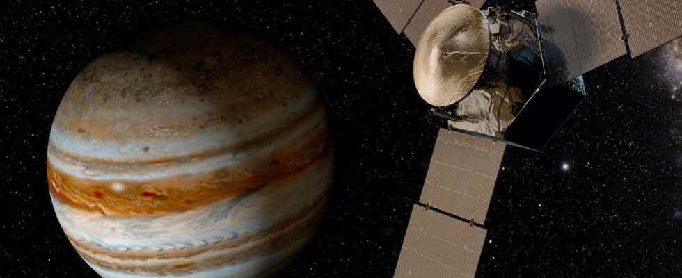 Jupiters cyclones explained by ocean physics