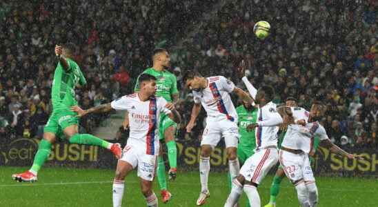 Lyon Saint Etienne TV channel schedules probable line ups Match info