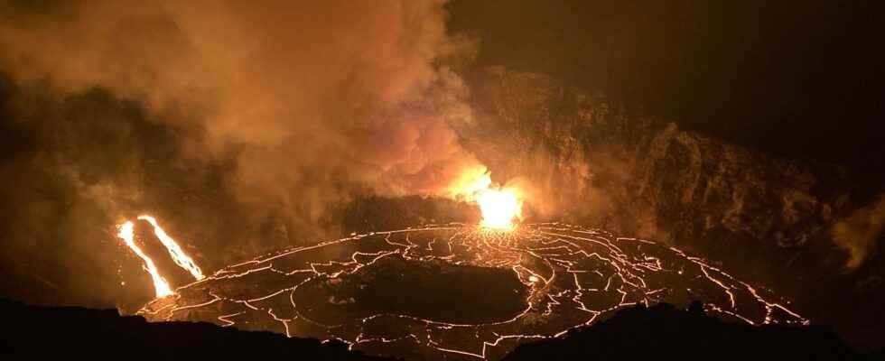 Recent lava from the Hawaii hotspot is believed to result