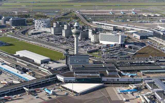 The plane arrived in Amsterdam on the landing gear He