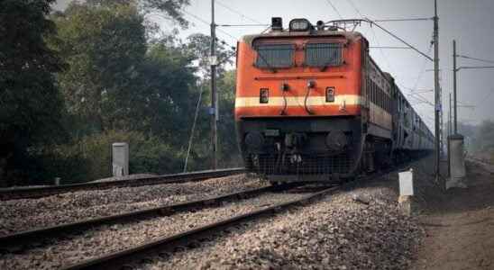 Unprecedented student protest in India They burned the train