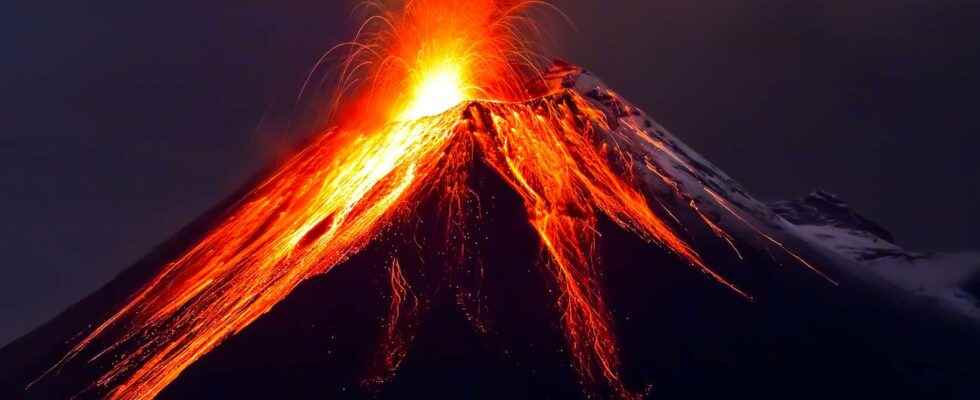 Volcano what is the difference between lava and magma