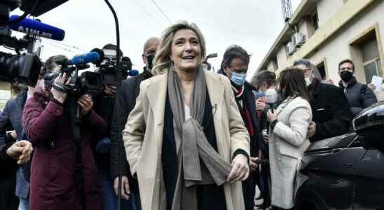 at the Franco Spanish border Marine Le Pen defends a dissuasive