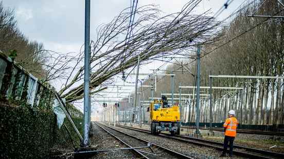 Almost all trains are running again after storm Eunice not