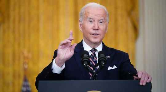 Biden and EU impose sanctions on Moscow Putin ready to