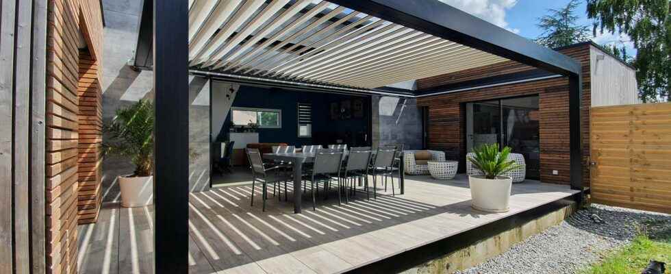 Bioclimatic aluminum pergola the choice of comfort in all seasons