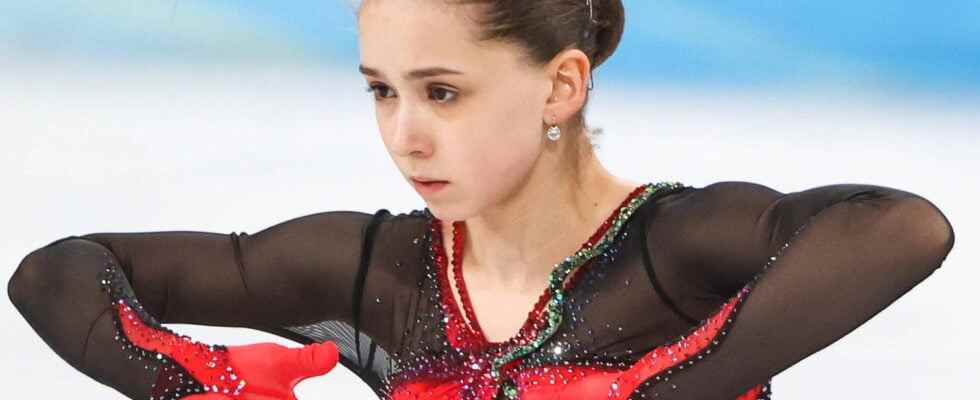 DIRECT Olympics 2022 Kamila Valieva cracks and finishes 4th the