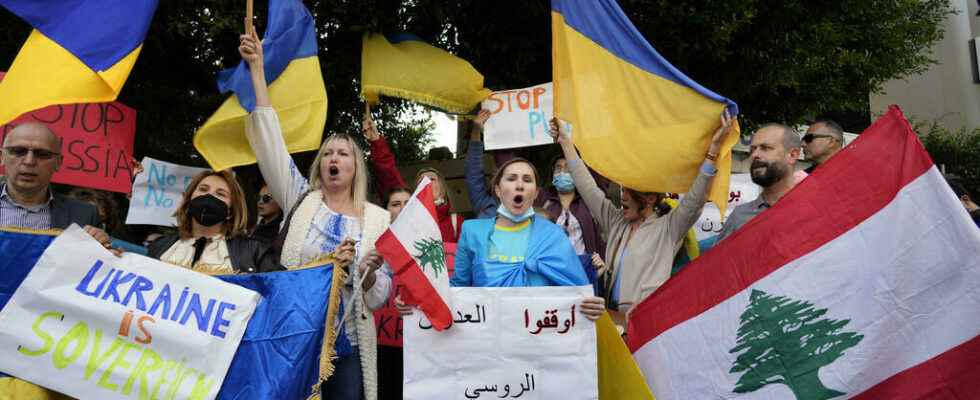 From Paris to Tokyo demonstrations protest against the Russian invasion