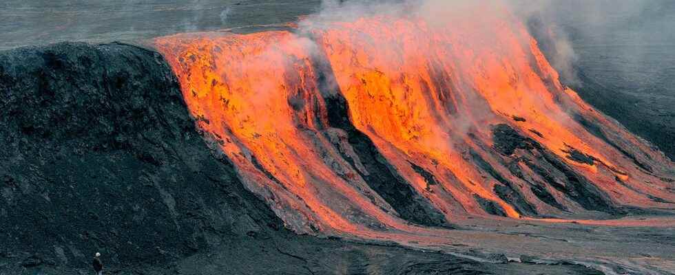 Lava lakes seen by Olivier Grunewald