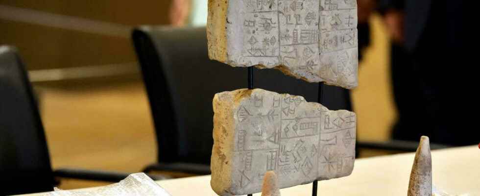 Lebanon returns over 330 antiquities to Baghdad