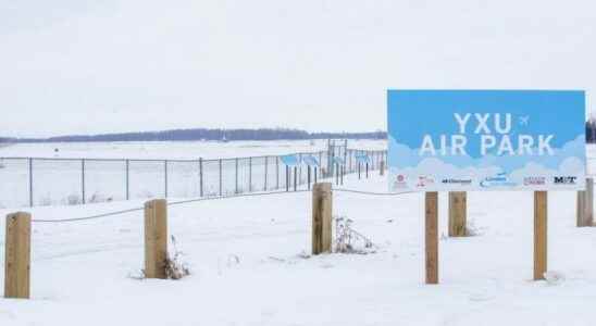 London airport unveils park for aviation fans