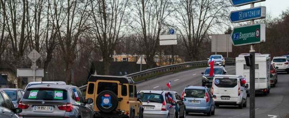 On the front page the freedom convoy at the gates