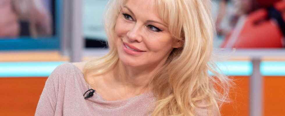 Pamela Anderson couple with Tommy Lee sextape … Her very