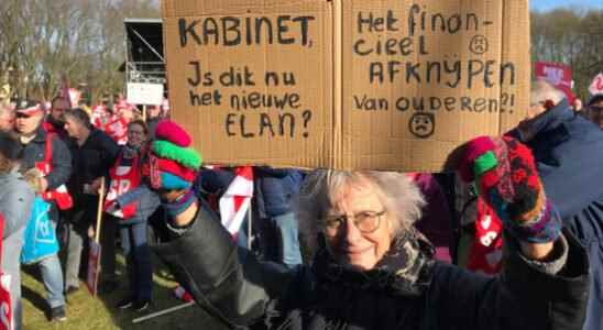 Pension protesters in Utrecht Keep us in mind