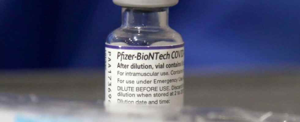 Pfizer wants to sell 54 billion dollars of vaccines and