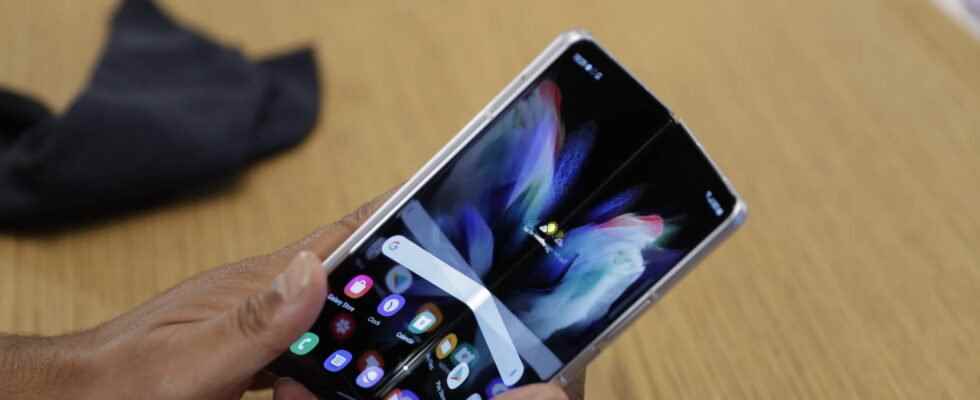 Samsung Galaxy Z Fold 4 first info price and release