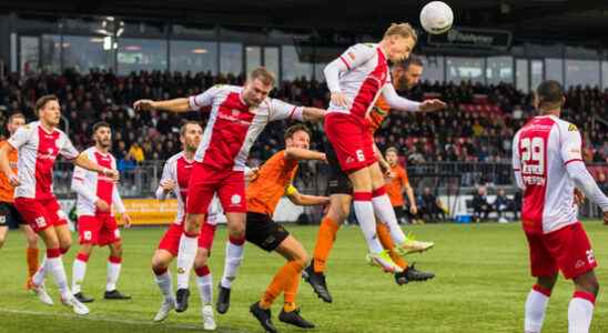 Second division GVVV starts advance Vogels and Spakenburg in trouble