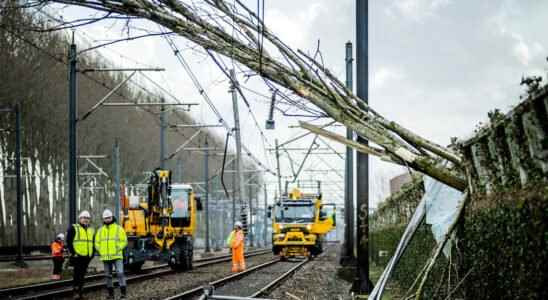 Train traffic disrupted for longer fire brigade receives more than