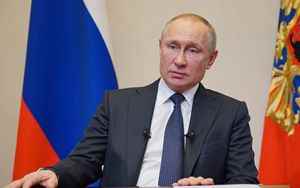 Ukraine Putin signs the Donbass separatist republics recognition