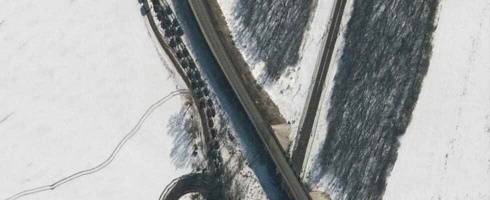 Ukraine what satellite images tell us about new Russian deployments