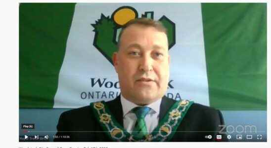 Woodstock mayor returns to public eye remains silent on sex