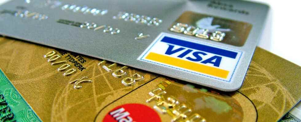 1646573623 Visa and Mastercard suspend operations in Russia