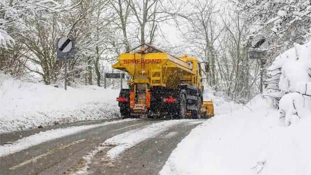 road salting tool