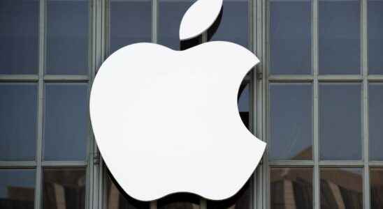 Apple boycotts Russia