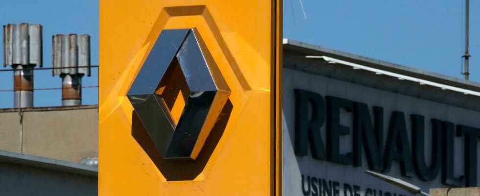 Automaker Renault announces suspension of operations at its Moscow plant