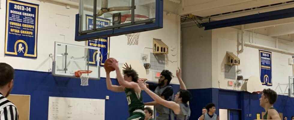 BCI headed to senior boys basketball final after fourth quarter comeback