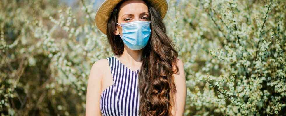 Can wearing a mask protect against pollen allergies