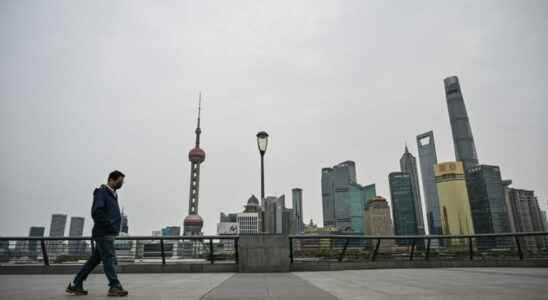 China half of Shanghai confined for four days