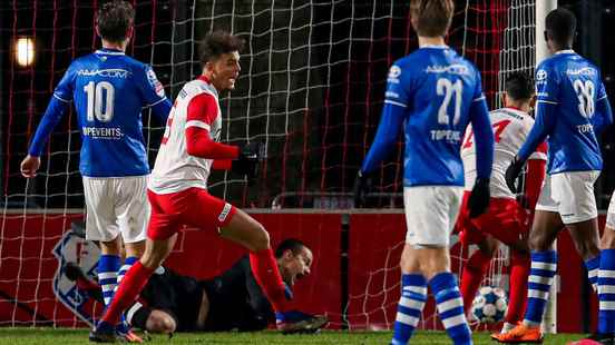 FC Utrecht binds defender Kluivert two years longer