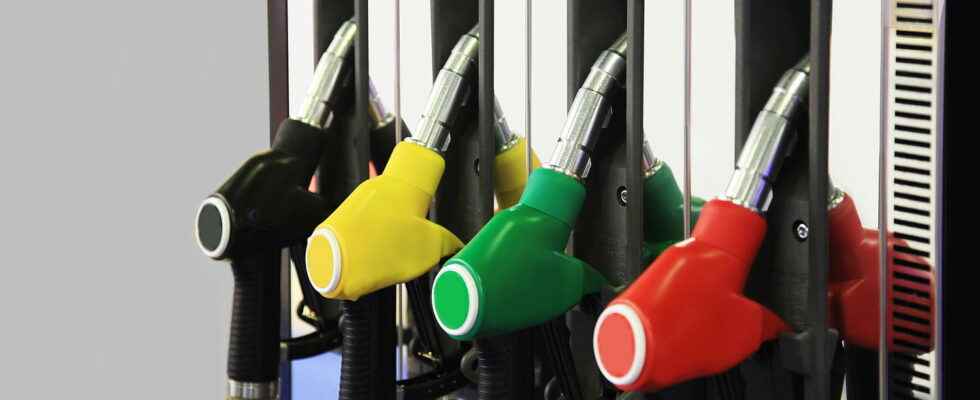 Fuel prices CAF aid energy checks What changes on April