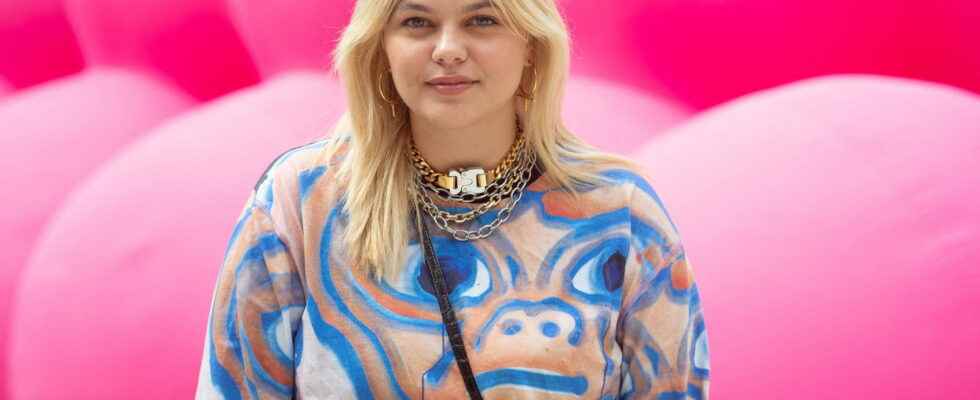 Louane magnificent walks the catwalk during Fashion Week