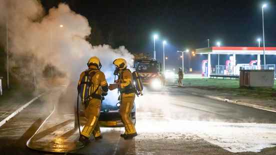 Motorist drives in burning car on A27 near Eemnes