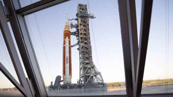 NASAs giant rocket Space Launch System is unveiled