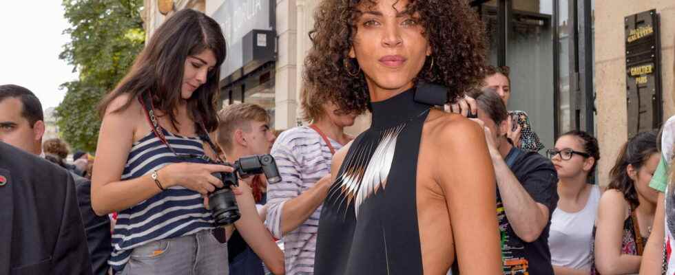 Noemie Lenoir becomes a fashion designer and presents La Tosca