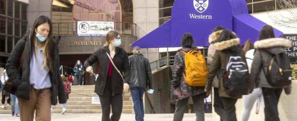 Province extends tuition freeze for college university students