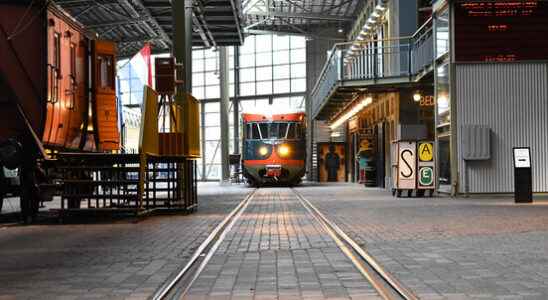 Railway Museum is looking for female mail sorters from the